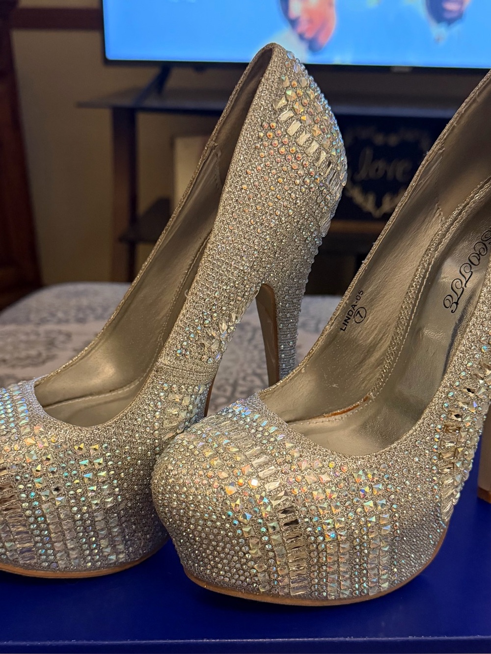 Mascotte Crystal Embellished Women's High Heel Pumps - Silver 7